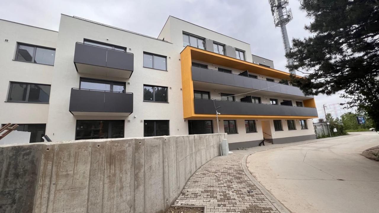 Air-Conditioned 2 Room Apartment, With Terrace, Rovinka 203 Exteriör bild