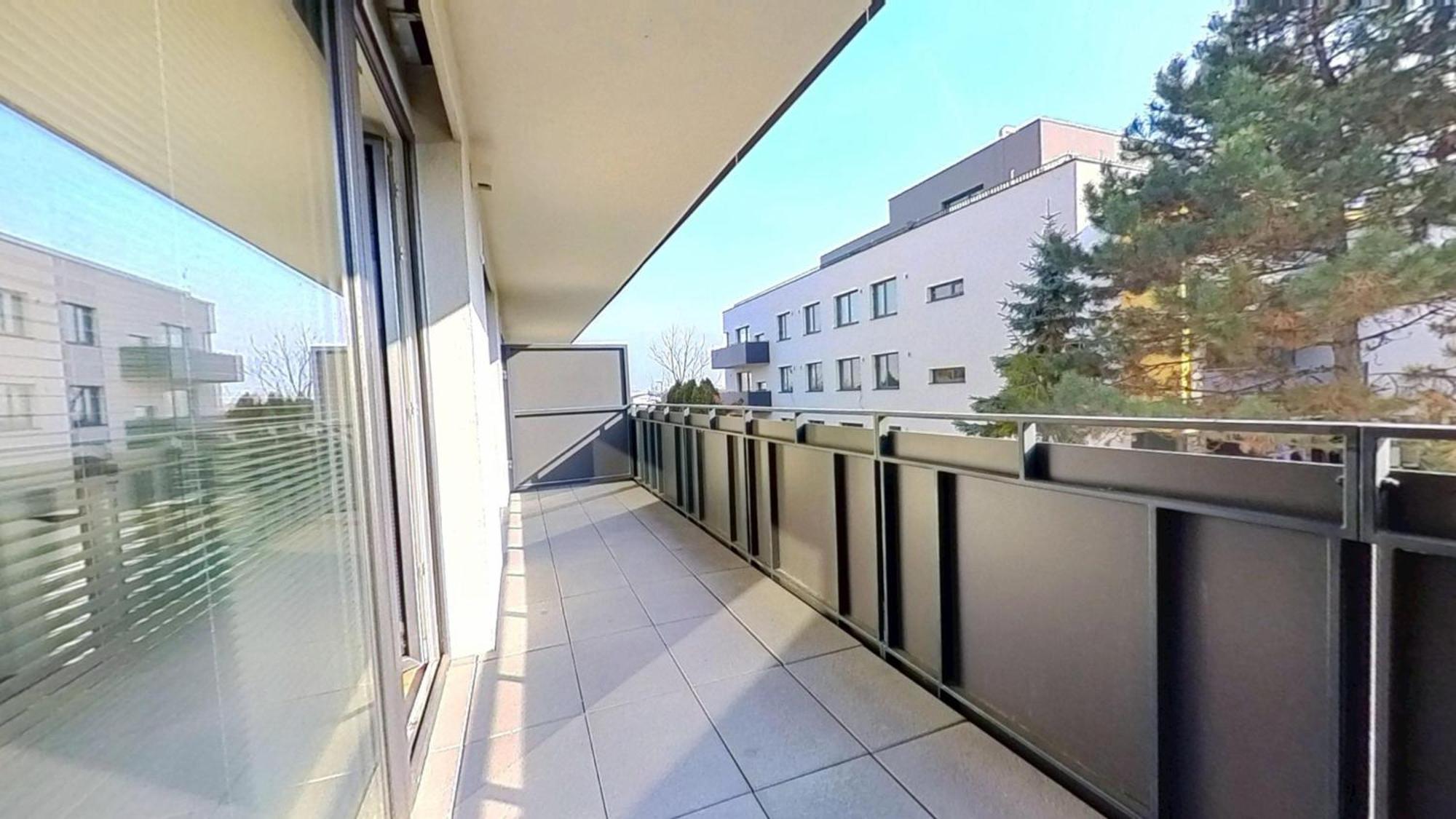 Air-Conditioned 2 Room Apartment, With Terrace, Rovinka 203 Exteriör bild